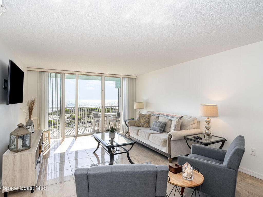 2515 S Atlantic Avenue, Cocoa Beach, FL 32931