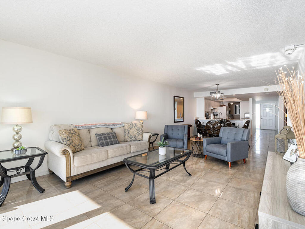 2515 S Atlantic Avenue, Cocoa Beach, FL 32931