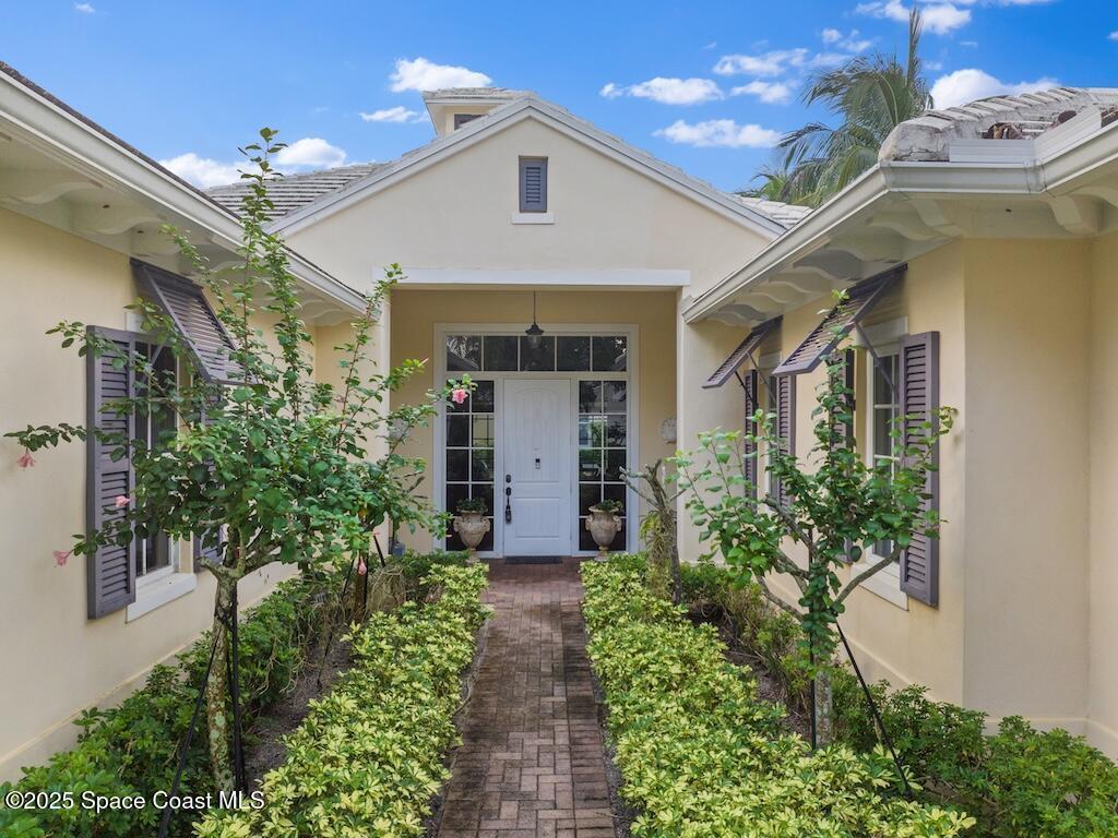 6585 Martinique Way, Vero Beach, FL 32967