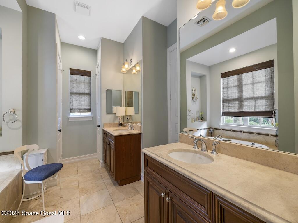 6585 Martinique Way, Vero Beach, FL 32967