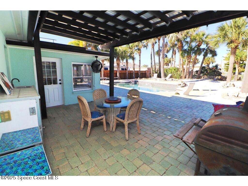 402 Lincoln Avenue, New Smyrna Beach, FL 32169