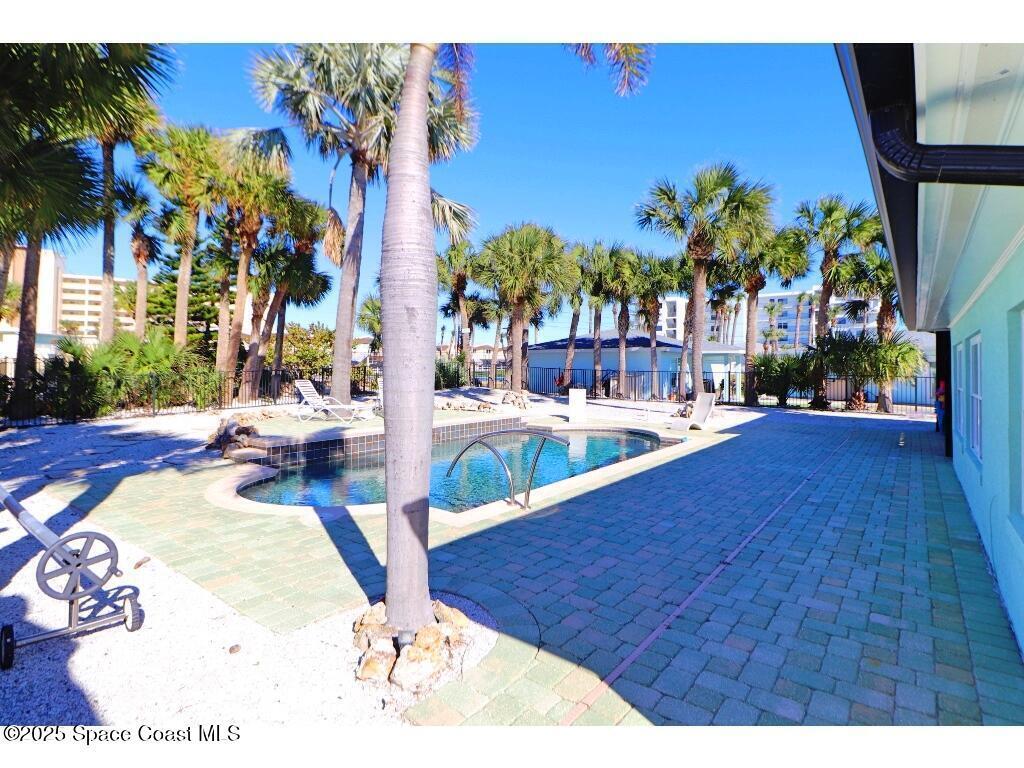 402 Lincoln Avenue, New Smyrna Beach, FL 32169