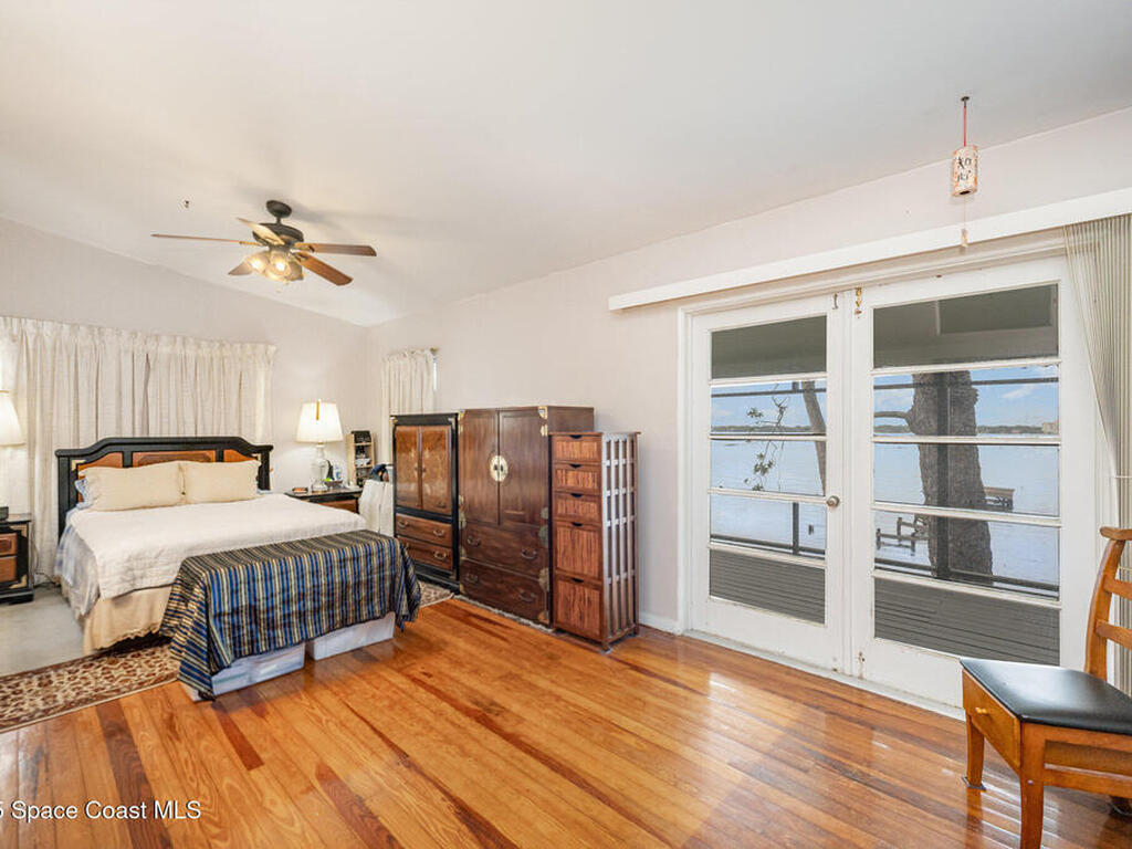 327 S Tropical Trail, Merritt Island, FL 32952