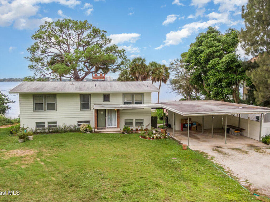 327 S Tropical Trail, Merritt Island, FL 32952