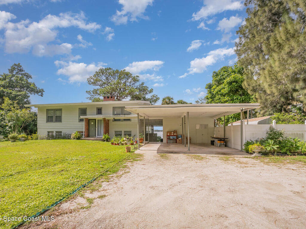 327 S Tropical Trail, Merritt Island, FL 32952