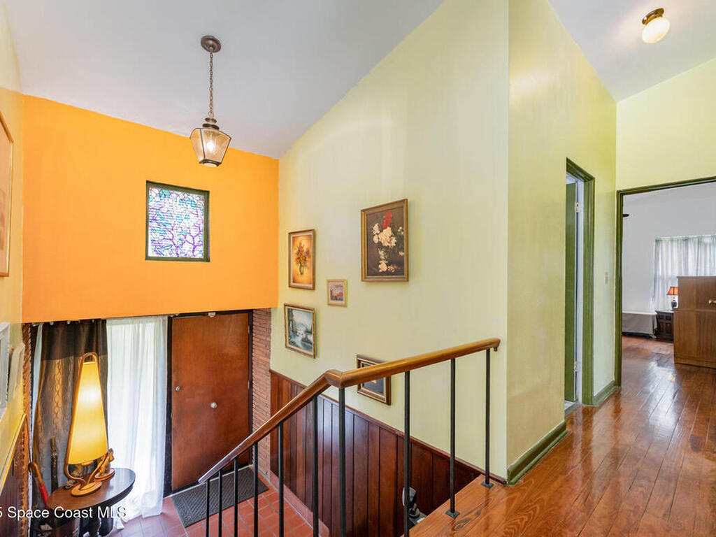 327 S Tropical Trail, Merritt Island, FL 32952