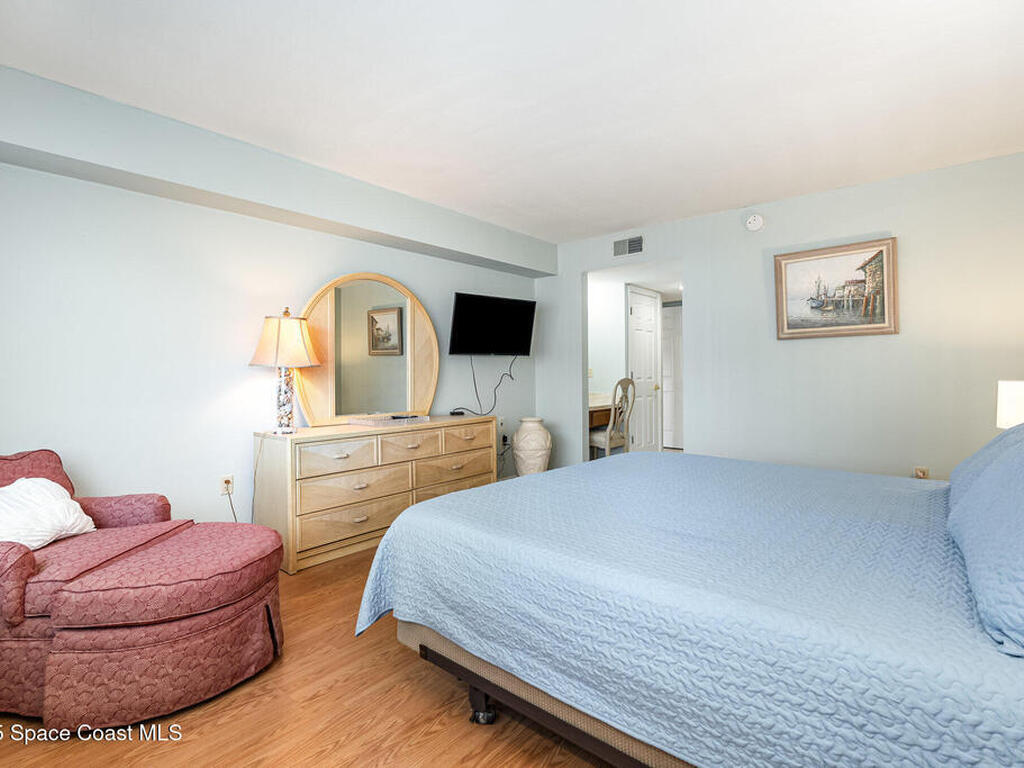 1050 N Atlantic Avenue, Cocoa Beach, FL 32931