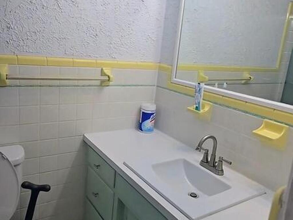 310 Glenwood Avenue, Satellite Beach, FL 32937