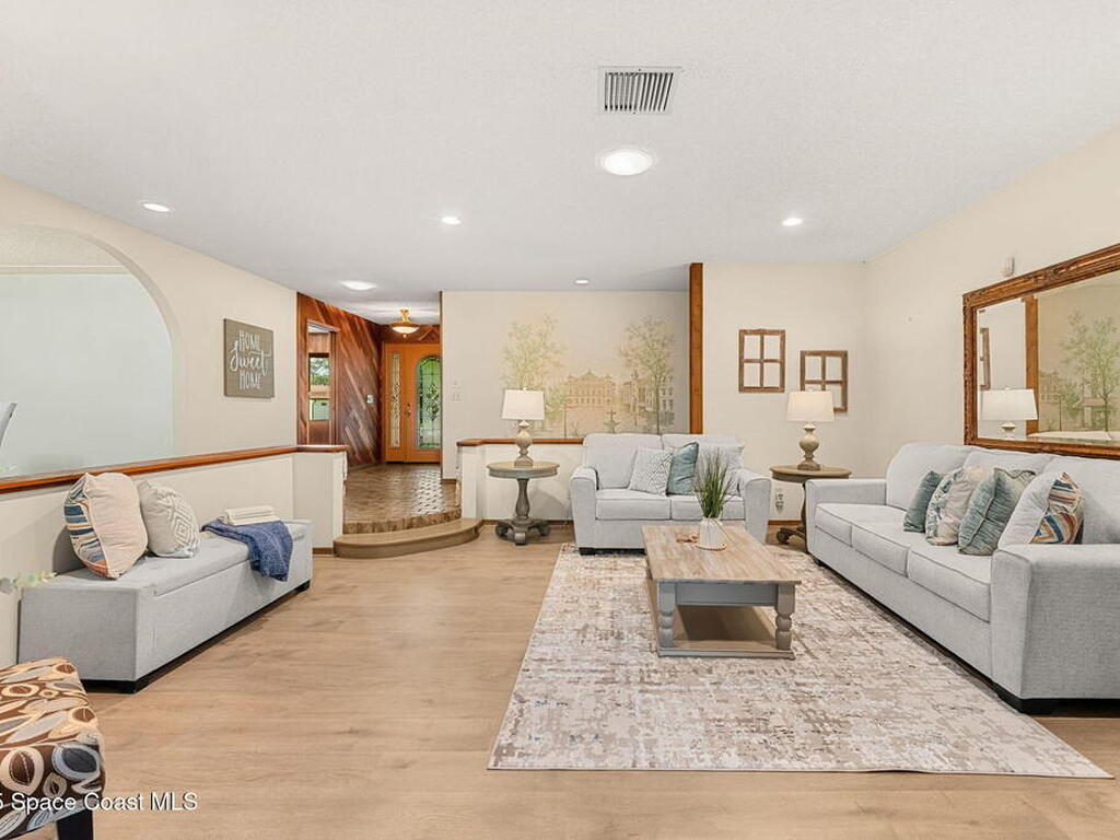 4 Colonial Way, Indian Harbour Beach, FL 32937