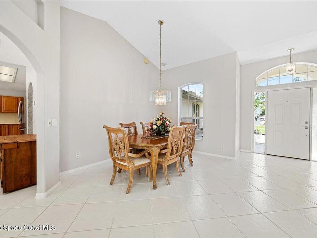 7965 93rd Avenue, Vero Beach, FL 32967