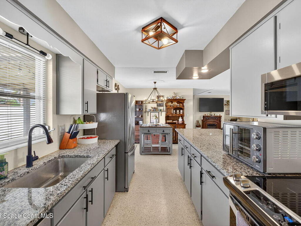 535 N Barrett Drive, Merritt Island, FL 32952