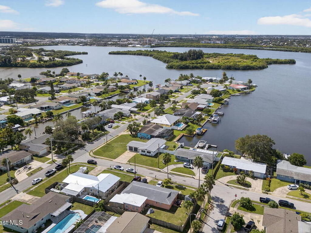 535 N Barrett Drive, Merritt Island, FL 32952