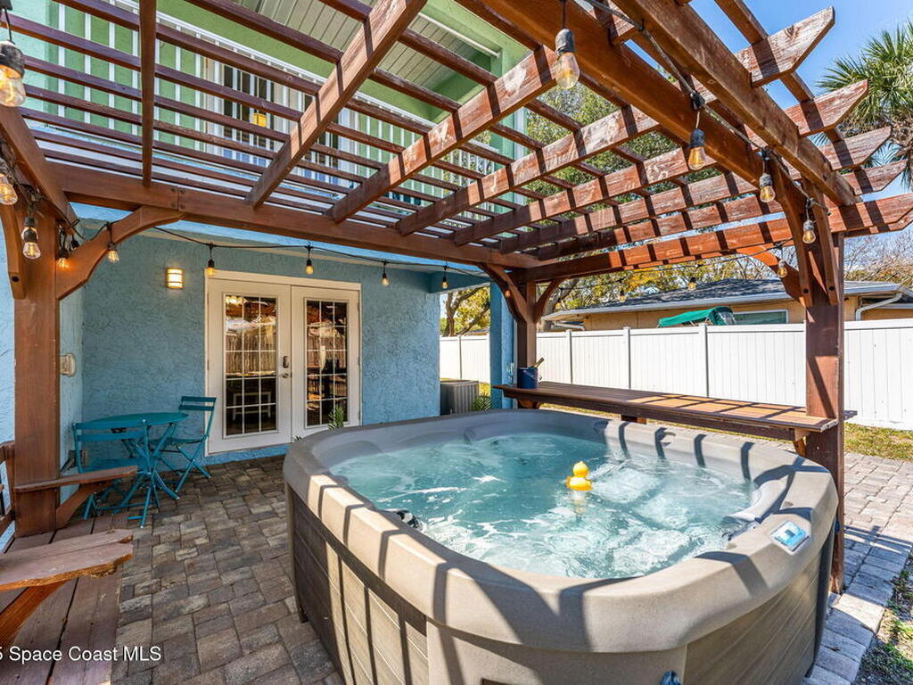 424 Jefferson Avenue, Cape Canaveral, FL 32920