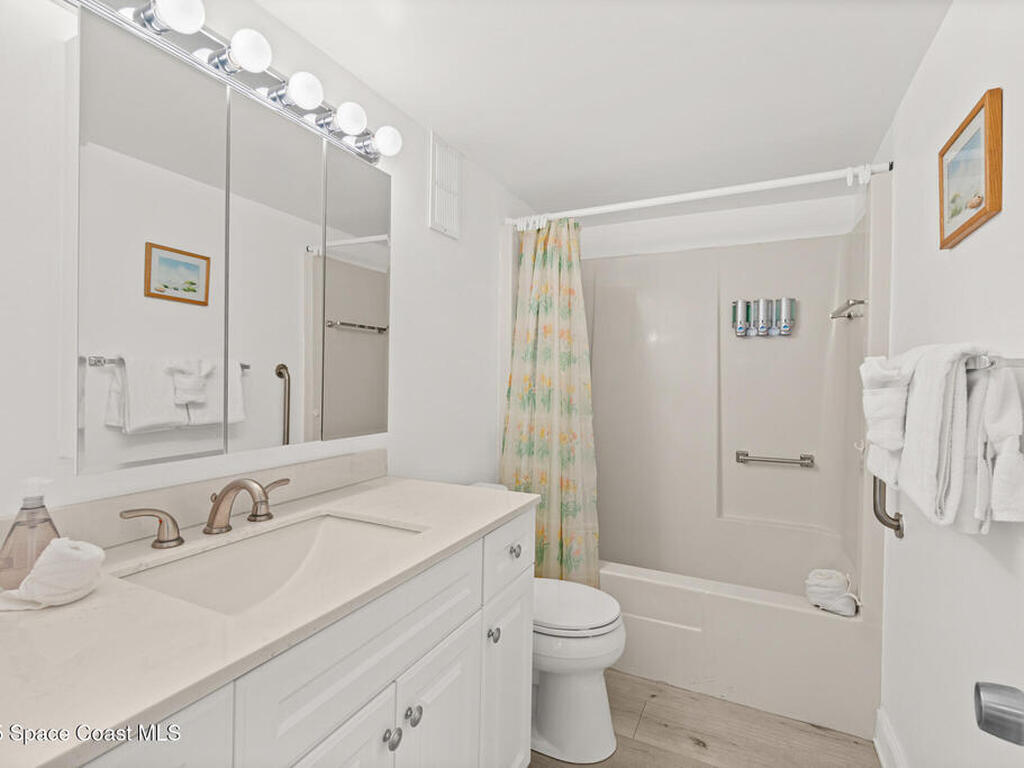 7520 Ridgewood Avenue, Cape Canaveral, FL 32920