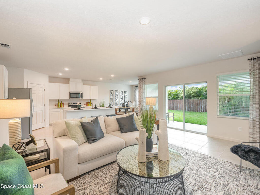 2702 Indian River Parkway, Mims, FL 32754