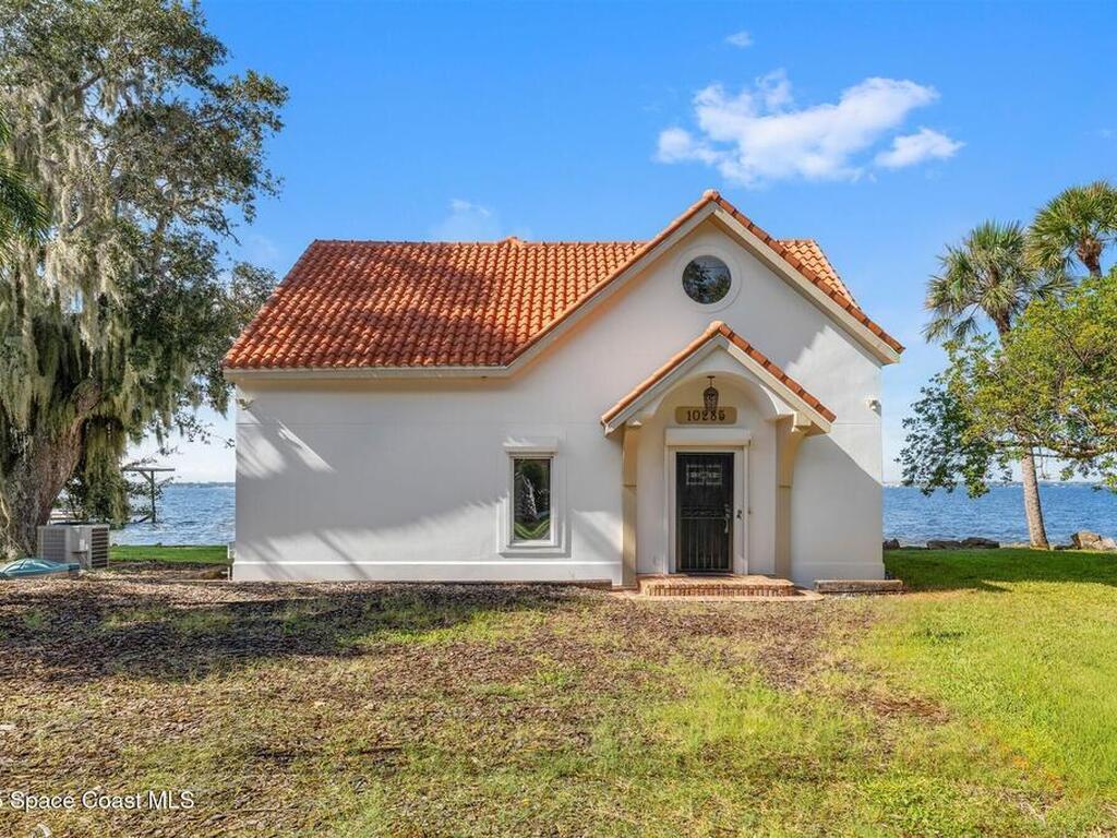 10285 S Tropical Trail, Merritt Island, FL 32952