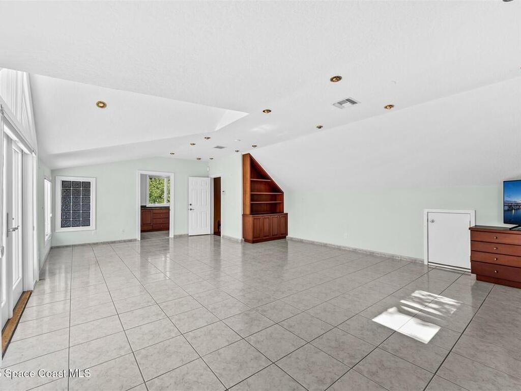 10285 S Tropical Trail, Merritt Island, FL 32952