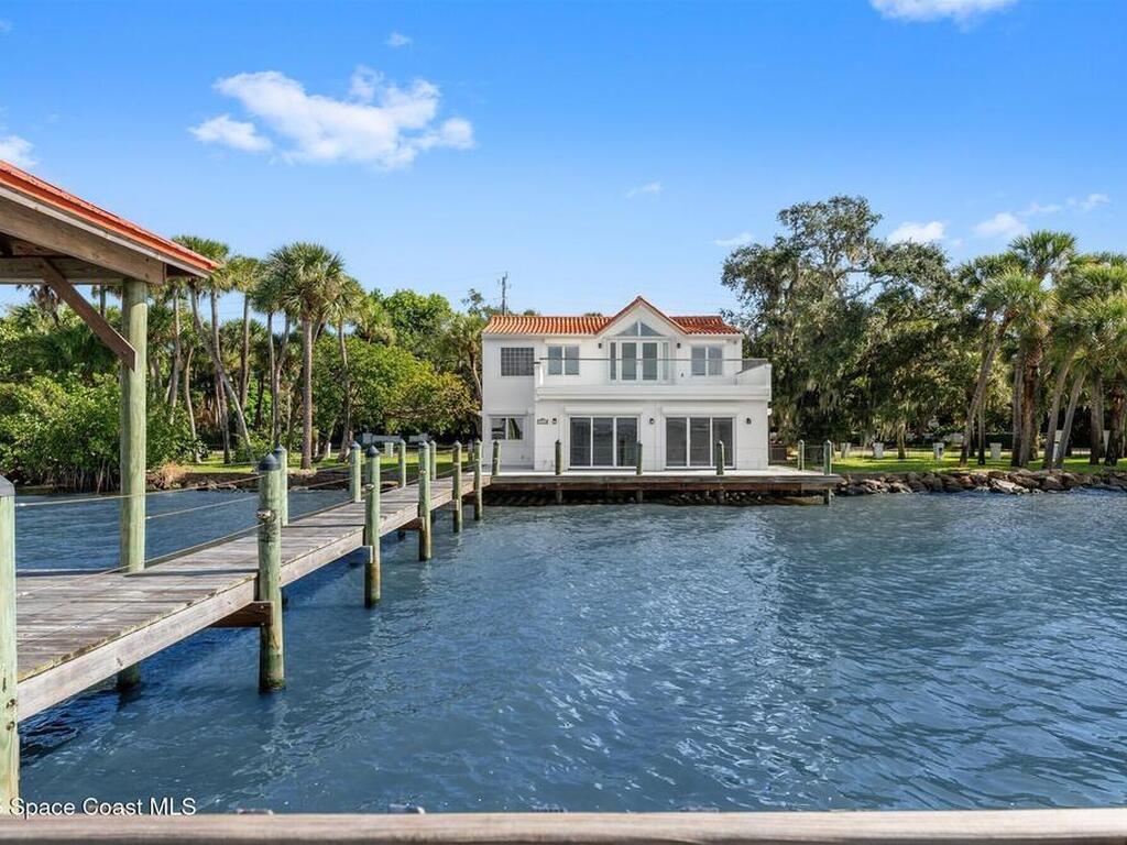 10285 S Tropical Trail, Merritt Island, FL 32952