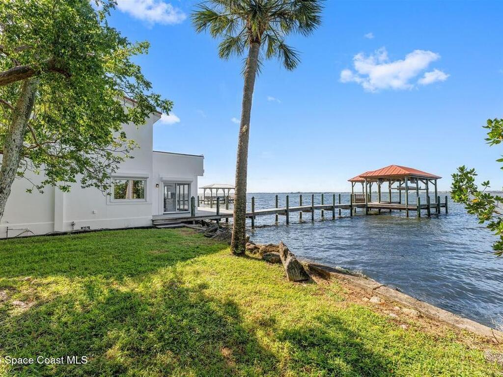 10285 S Tropical Trail, Merritt Island, FL 32952