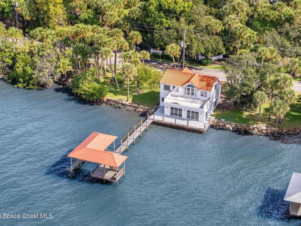 10285 S Tropical Trail, Merritt Island, FL 32952