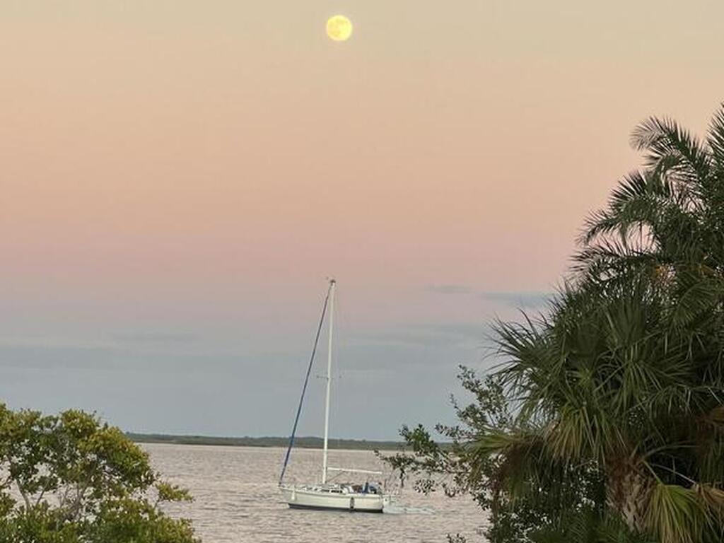 5 Indian River Avenue, Titusville, FL 32796