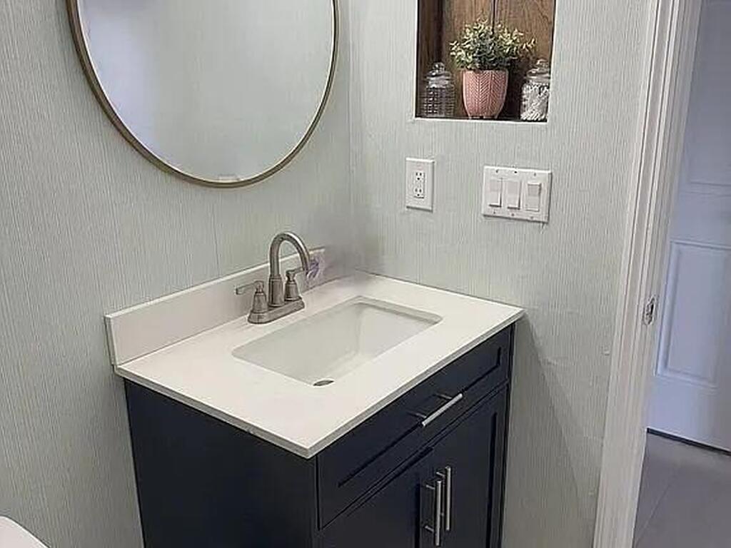 725 Puesta Del Sol Plaza, Indialantic, FL 32903