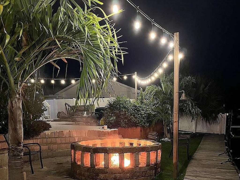 725 Puesta Del Sol Plaza, Indialantic, FL 32903