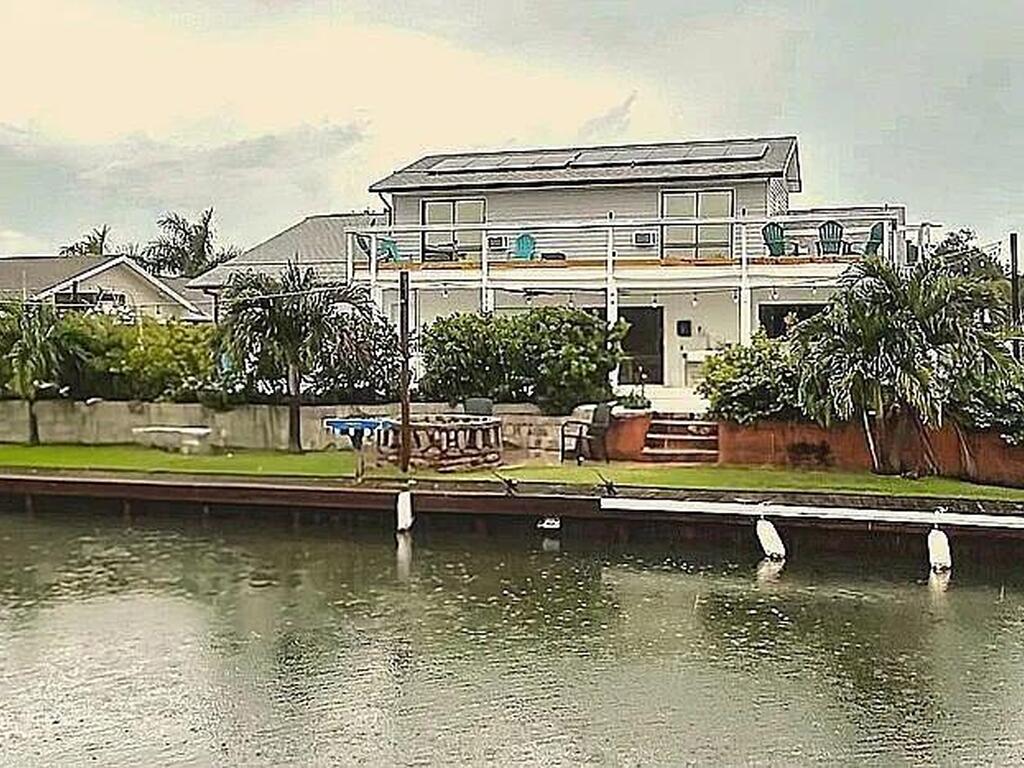 725 Puesta Del Sol Plaza, Indialantic, FL 32903