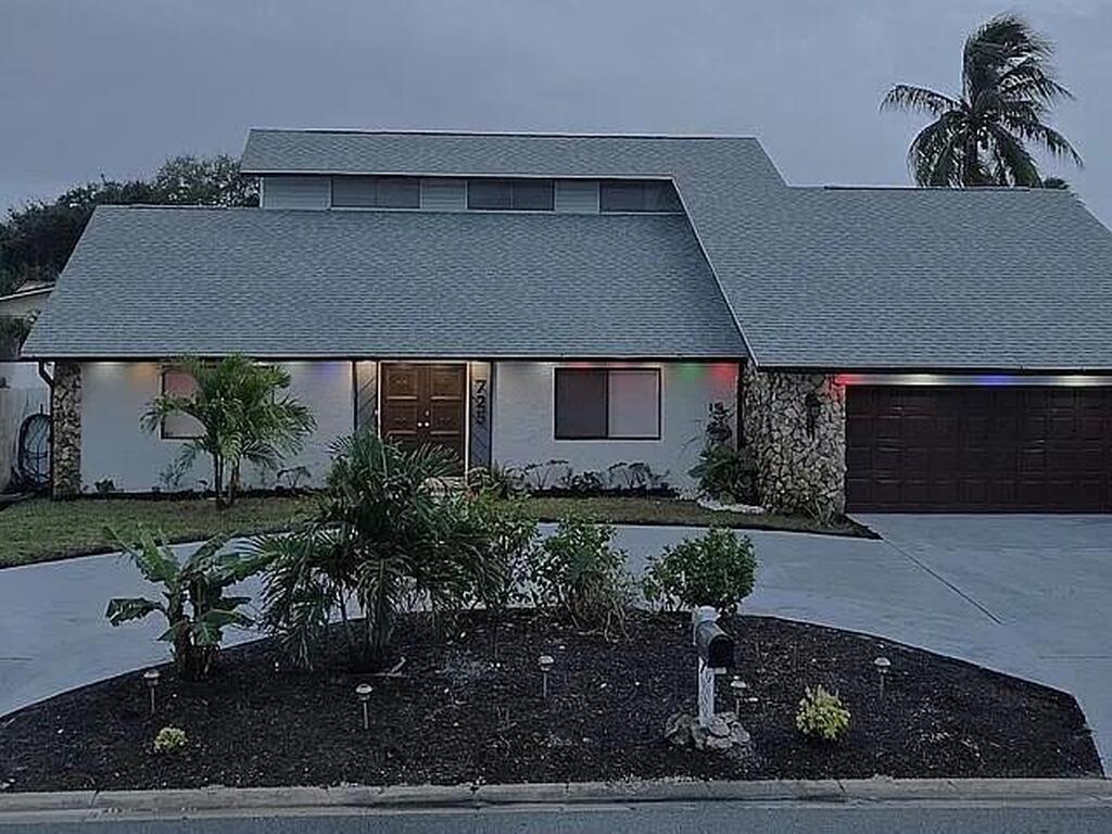 725 Puesta Del Sol Plaza, Indialantic, FL 32903