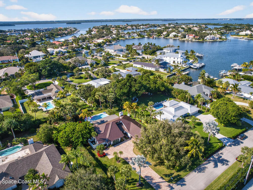905 Starboard Dr Drive, Vero Beach, FL 32963