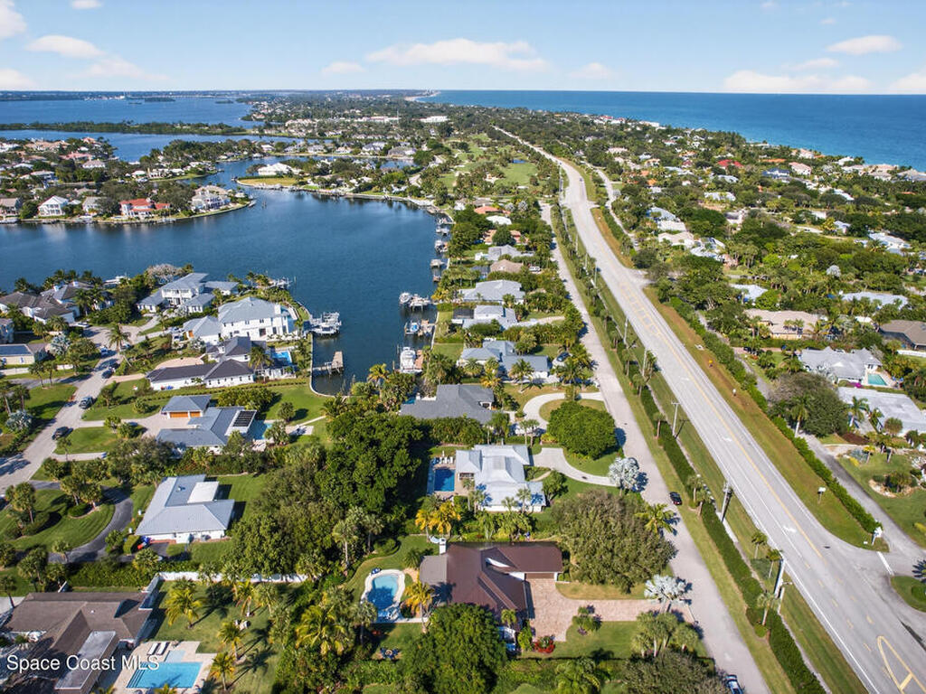 905 Starboard Dr Drive, Vero Beach, FL 32963