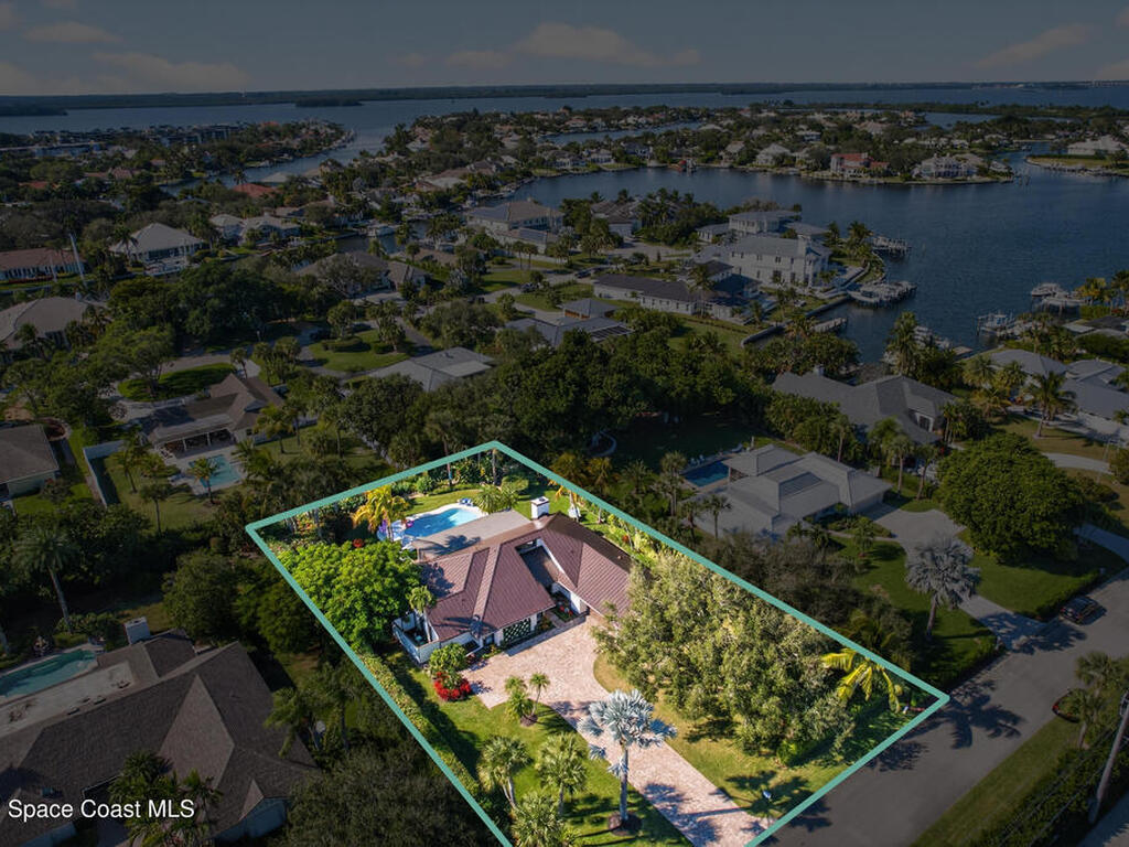905 Starboard Dr Drive, Vero Beach, FL 32963