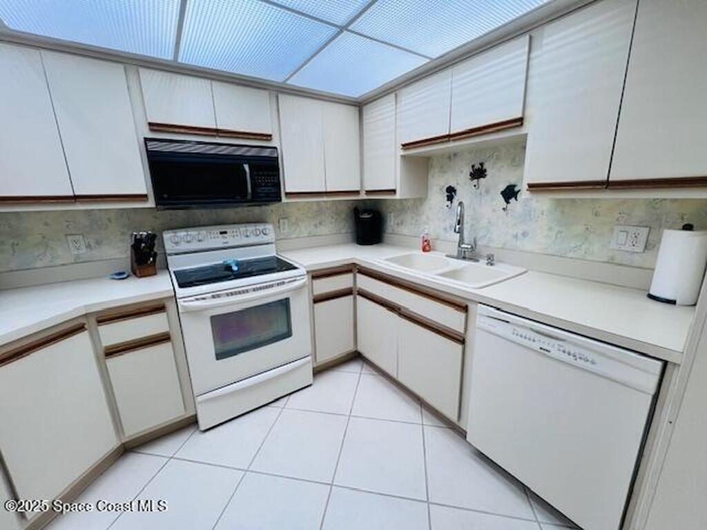 760 S Brevard Avenue, Cocoa Beach, FL 32931