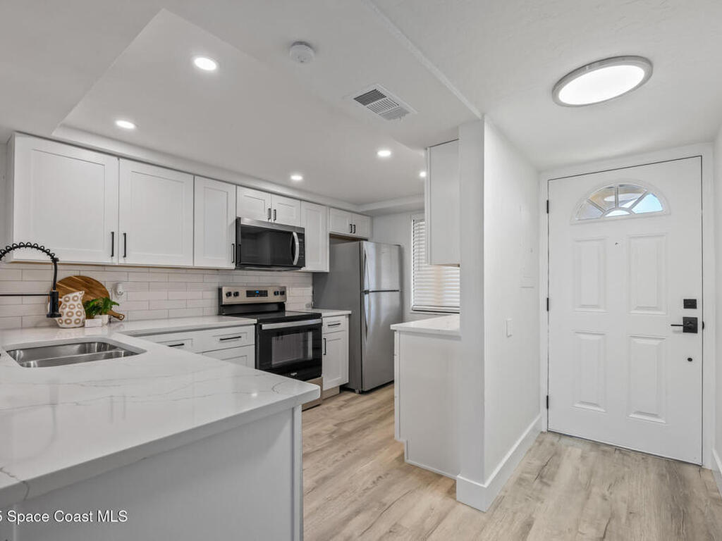 1305 S Atlantic Avenue, Cocoa Beach, FL 32931