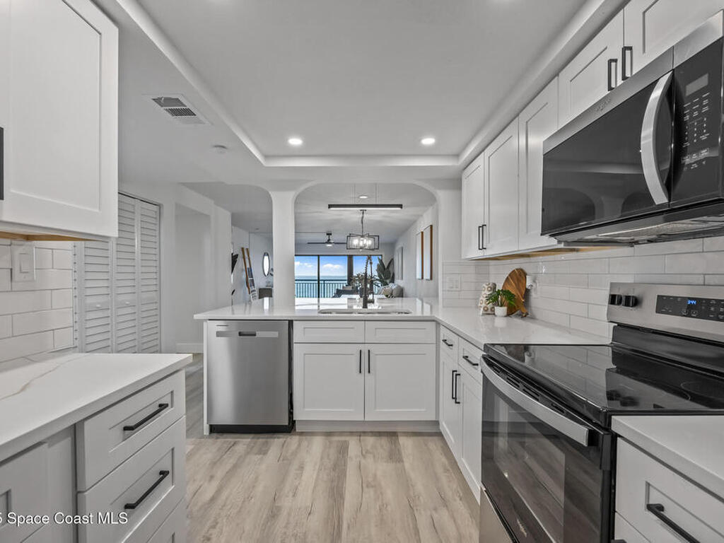 1305 S Atlantic Avenue, Cocoa Beach, FL 32931