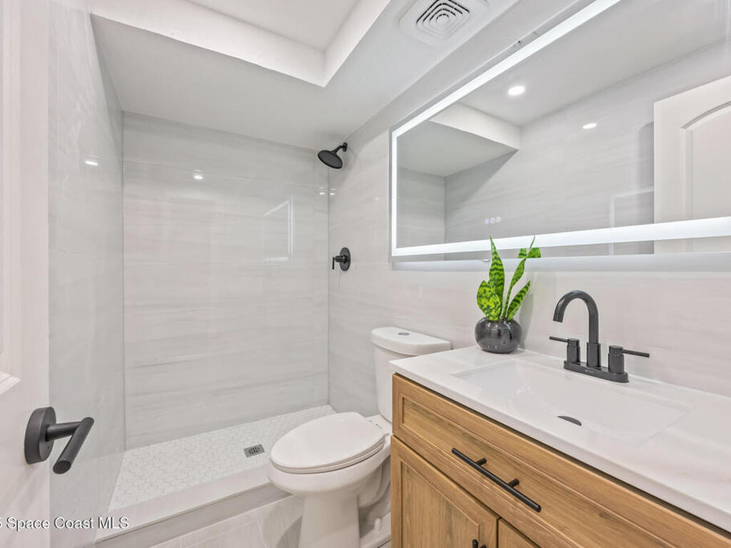 1305 S Atlantic Avenue, Cocoa Beach, FL 32931