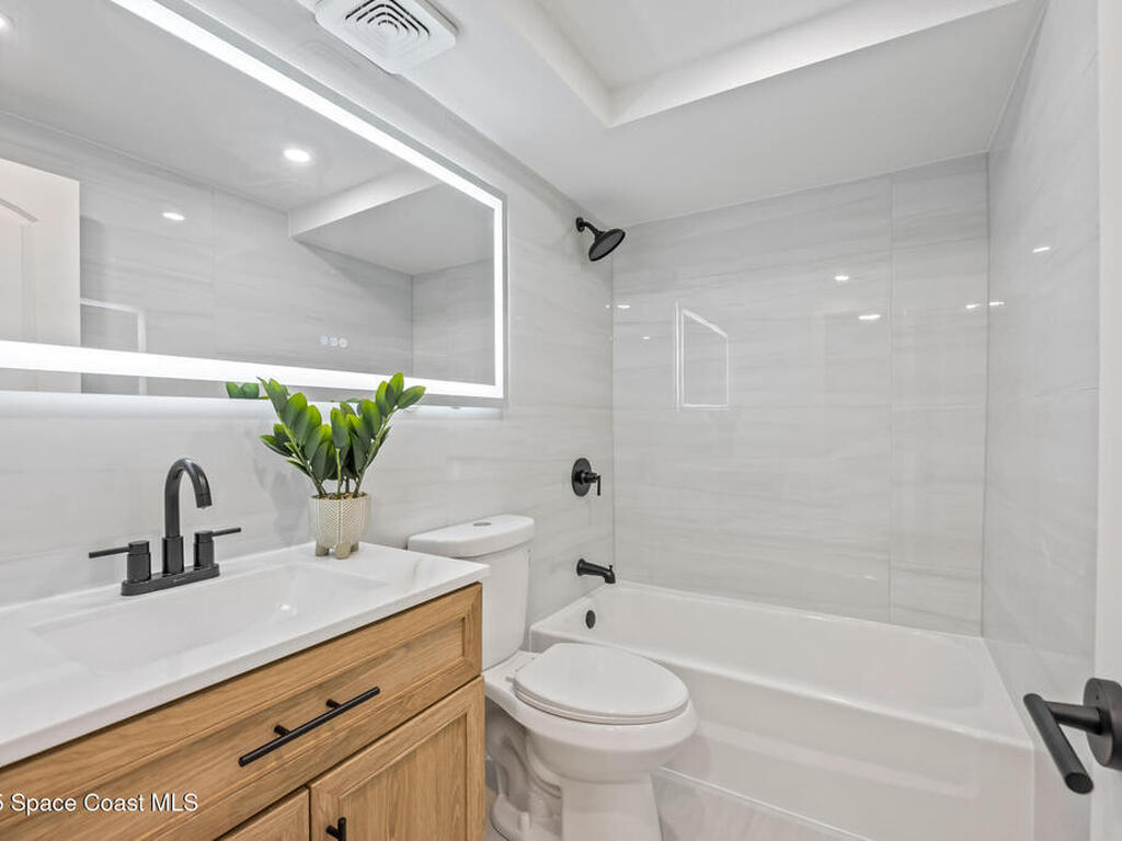 1305 S Atlantic Avenue, Cocoa Beach, FL 32931