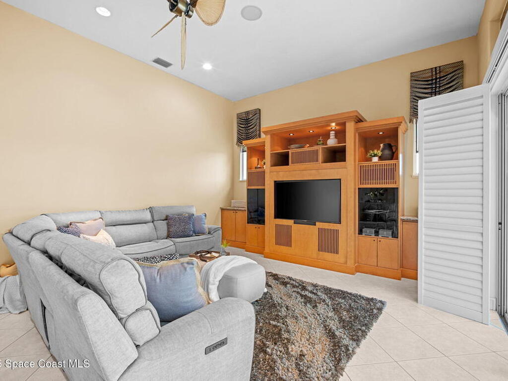 618 Deerhurst Drive, Melbourne, FL 32940