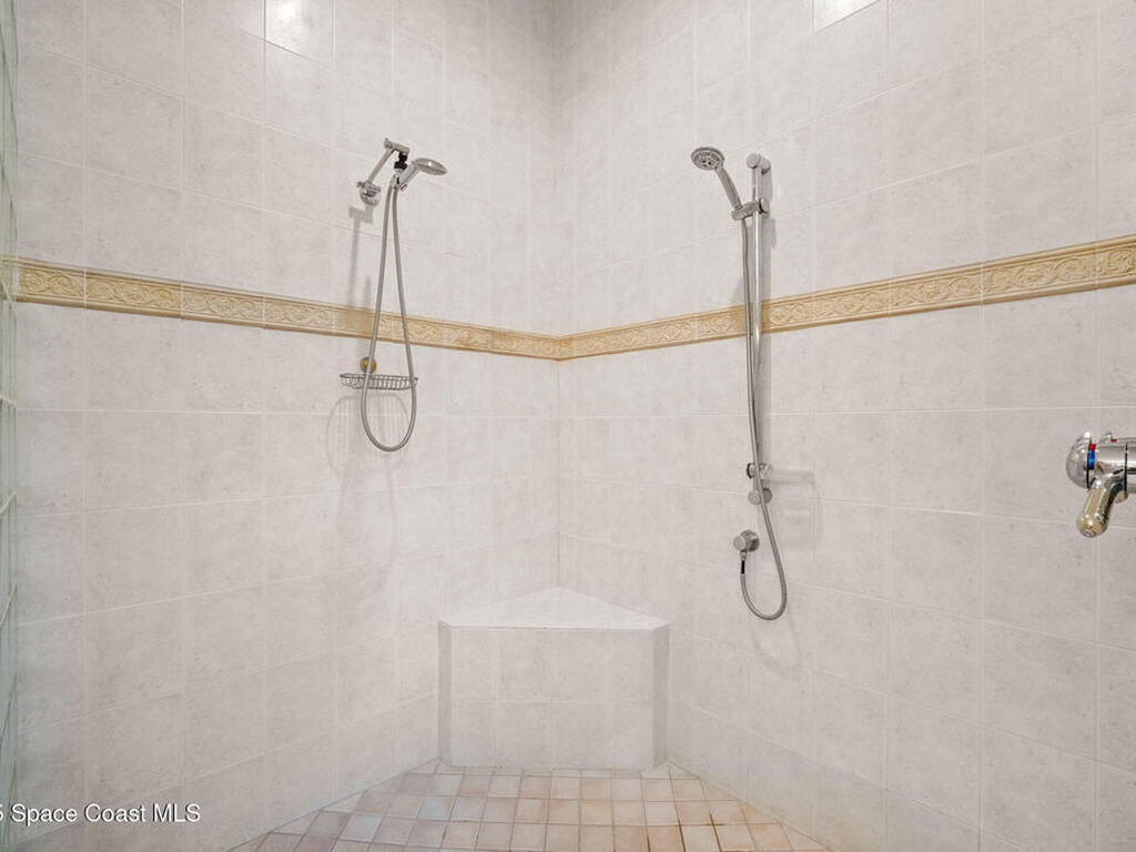 618 Deerhurst Drive, Melbourne, FL 32940