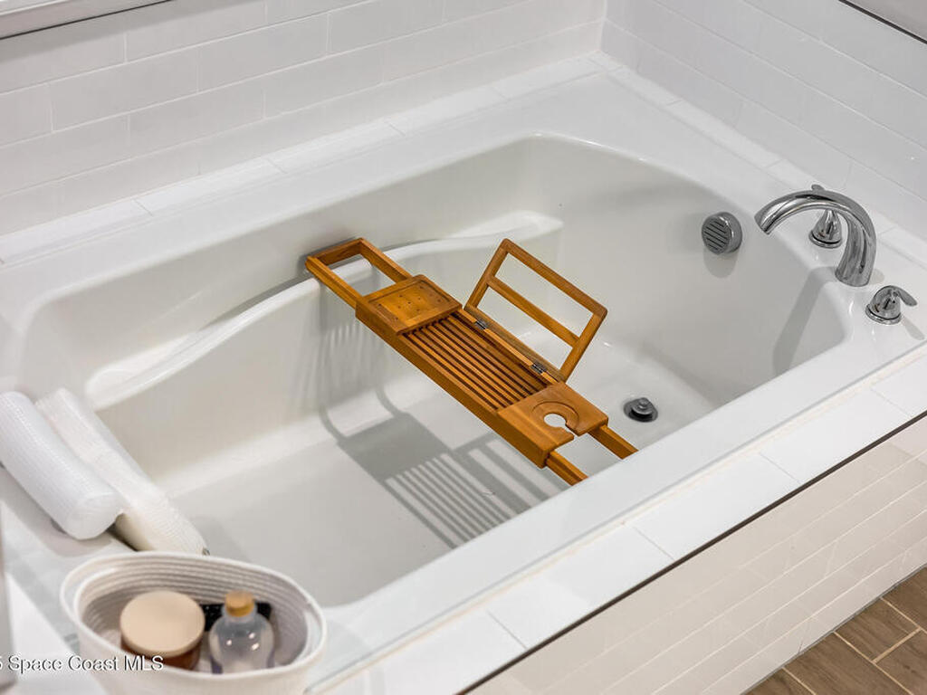 6765 Canterbridge Drive, Vero Beach, FL 32967