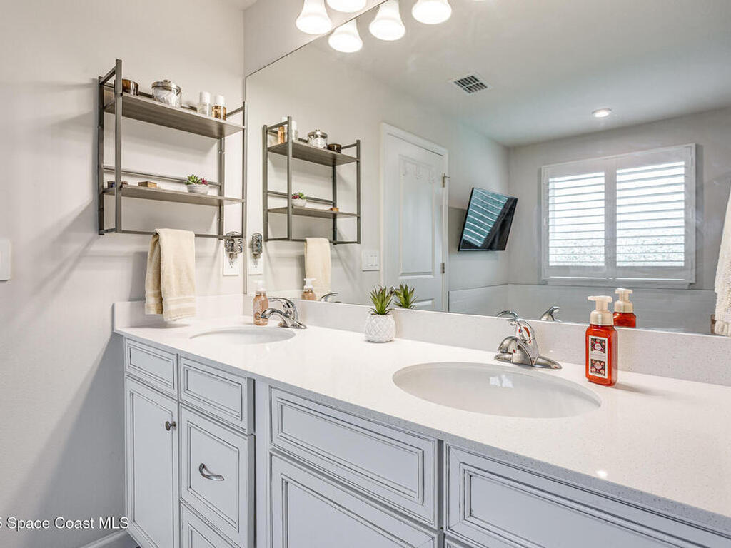 6765 Canterbridge Drive, Vero Beach, FL 32967