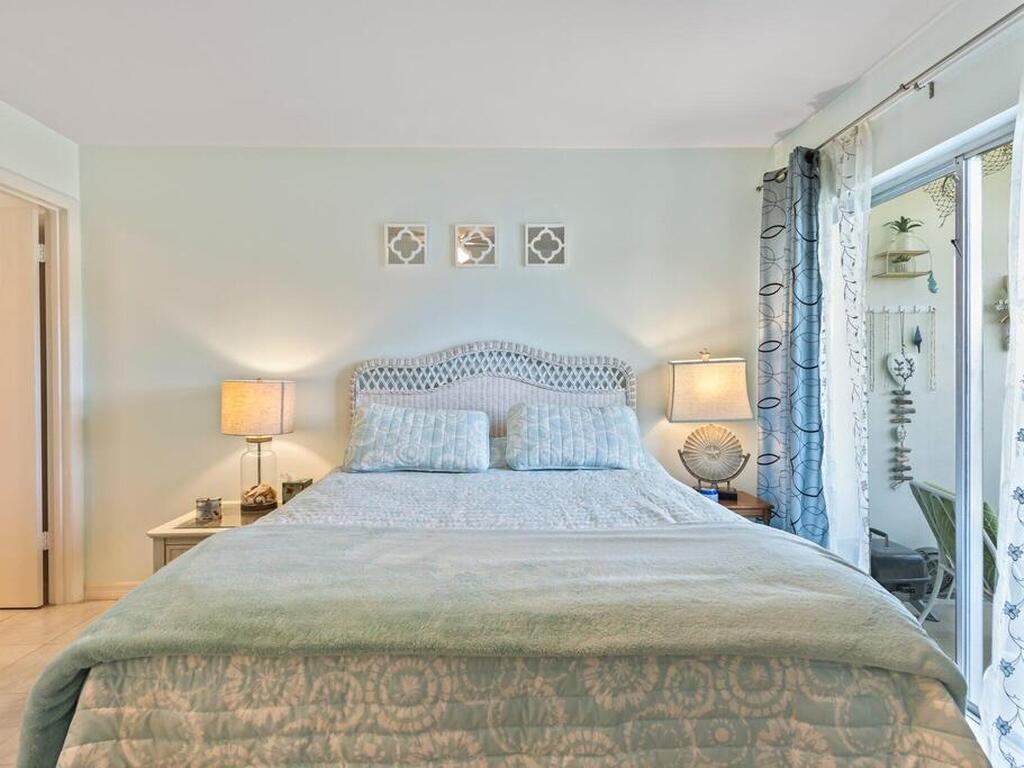 2800 Indian River Boulevard, Vero Beach, FL 32960