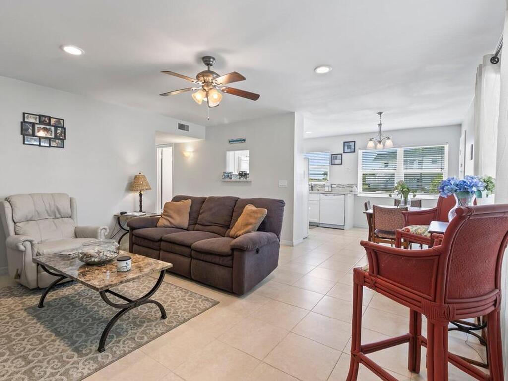 2800 Indian River Boulevard, Vero Beach, FL 32960