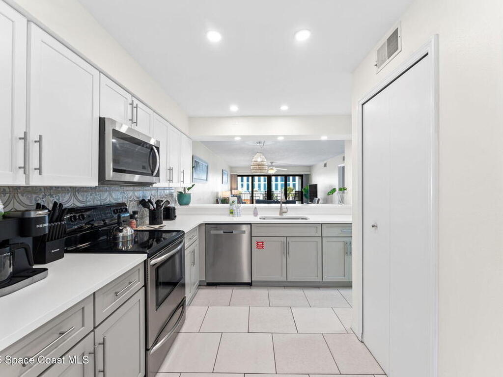 1050 N Atlantic Avenue, Cocoa Beach, FL 32931