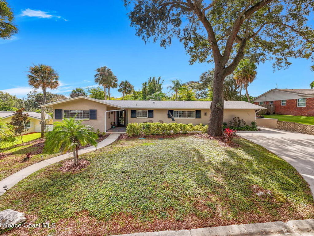 121 S Twin Lakes Road, Cocoa, FL 32926