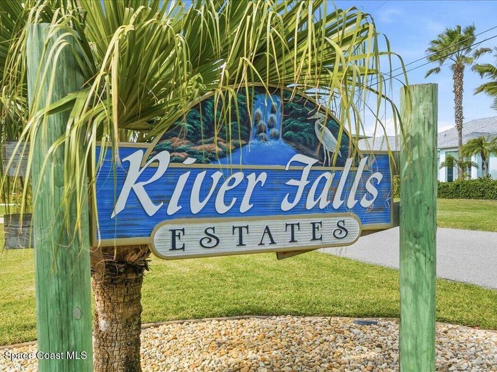 30 Indian Village Trail, Cocoa Beach, FL 32931