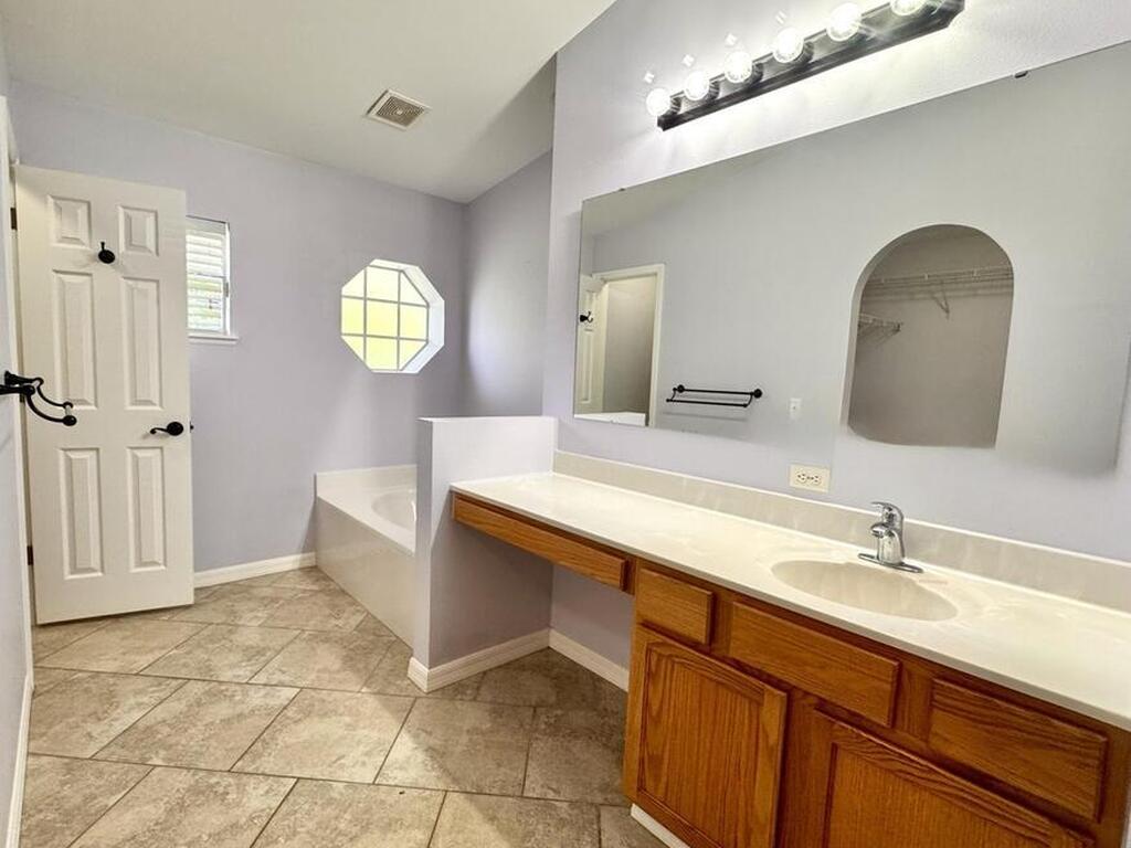 8746 105th Court, Vero Beach, FL 32967