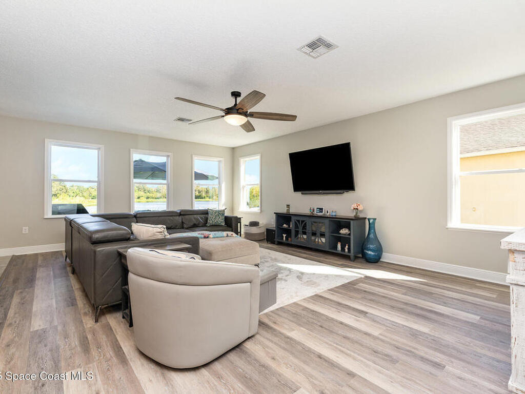 960 Bear Lake Drive, Rockledge, FL 32955