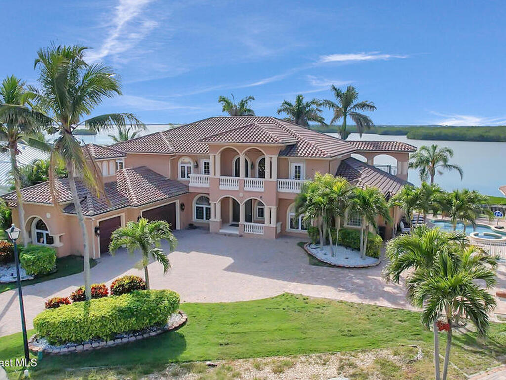 7 Cove View Court, Cocoa Beach, FL 32931