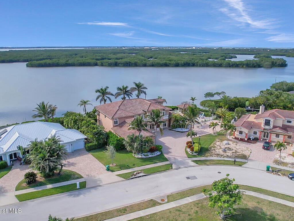 7 Cove View Court, Cocoa Beach, FL 32931